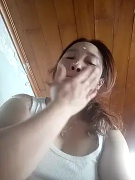 Snapshot of miumiu_00 chatting on March 2026 09:28:01 AM miumiu 00 online show from March 2026 09:28:01 AM