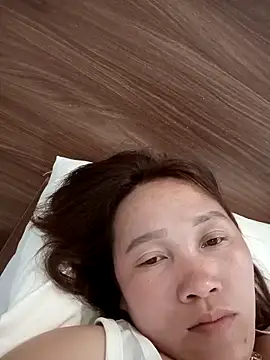 Snapshot of miumiu_00 chatting on April 2026 01:20:02 PM miumiu 00 online show from April 2026 01:20:02 PM