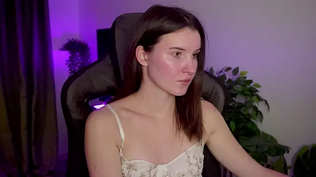 Snapshot of AgataWillis chatting on October 2025 11:29:02 AM AgataWillis online show from October 2025 11:29:02 AM