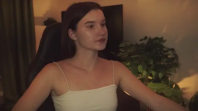 Snapshot of AgataWillis chatting on October 2025 11:30:01 AM AgataWillis online show from October 2025 11:30:01 AM