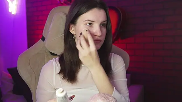 Snapshot of AgataWillis chatting on October 2025 09:53:01 AM AgataWillis online show from October 2025 09:53:01 AM