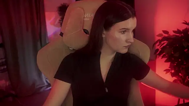 Snapshot of AgataWillis chatting on October 2025 05:25:01 PM AgataWillis online show from October 2025 05:25:01 PM