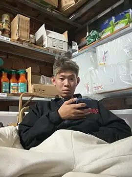 linh21107 online show from November 2025 08:24:01 AM