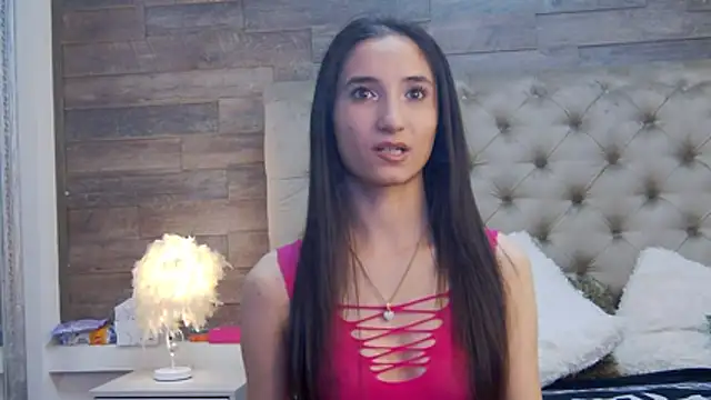 Snapshot of CarolinaBlair chatting on November 2025 08:52:01 PM CarolinaBlair online show from November 2025 08:52:01 PM