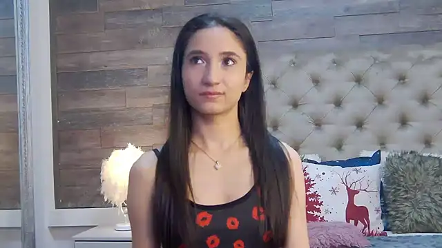 Snapshot of CarolinaBlair chatting on December 2025 07:15:02 AM CarolinaBlair online show from December 2025 07:15:02 AM