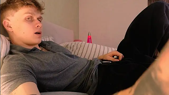 Snapshot of TalkingHead_0_ chatting on October 2025 11:40:01 AM TalkingHead 0 online show from October 2025 11:40:01 AM