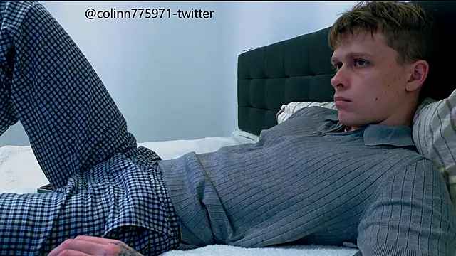 Snapshot of TalkingHead_0_ chatting on December 2025 09:41:02 PM TalkingHead 0 online show from December 2025 09:41:02 PM