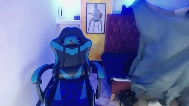 alison moon7 online show from September 2025 11:47:01 AM