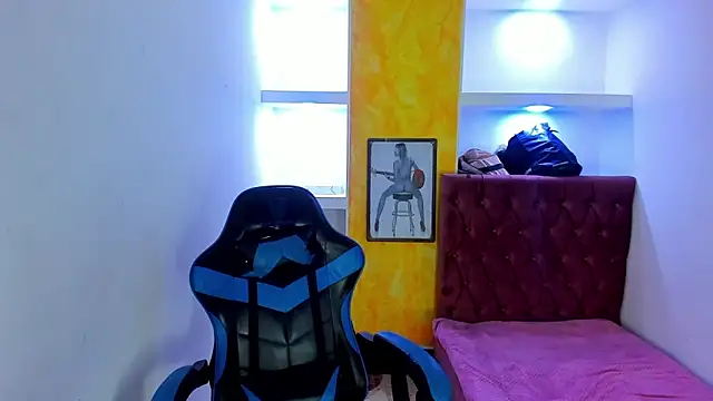 alison moon7 online show from October 2025 11:21:01 AM