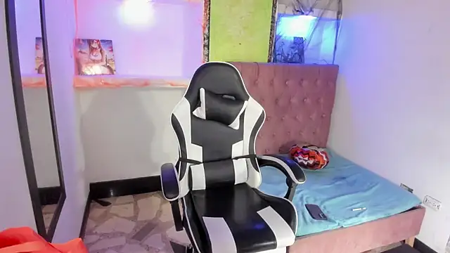 alison moon7 online show from October 2025 12:13:02 PM