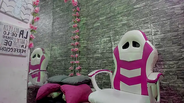 karoll  sex online show from February 2026 12:37:02 PM