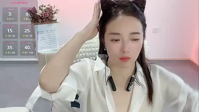 Snapshot of Xiali-166 chatting on October 2025 10:00:02 AM Xiali-166 online show from October 2025 10:00:02 AM