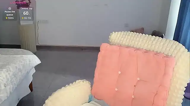 Snapshot of Xiali-166 chatting on December 2025 03:12:02 AM Xiali-166 online show from December 2025 03:12:02 AM