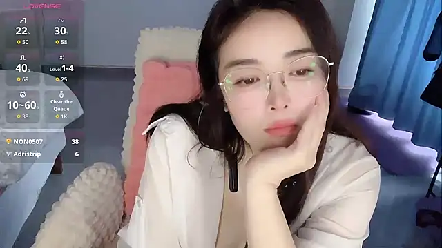 Snapshot of Xiali-166 chatting on December 2025 01:45:02 AM Xiali-166 online show from December 2025 01:45:02 AM