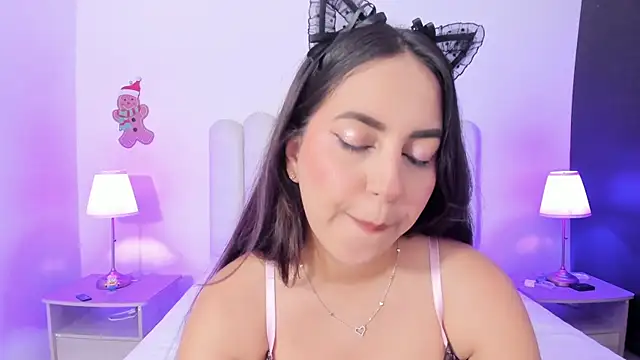 Snapshot of SofieBunnie chatting on April 2026 11:38:01 PM SofieBunnie online show from April 2026 11:38:01 PM