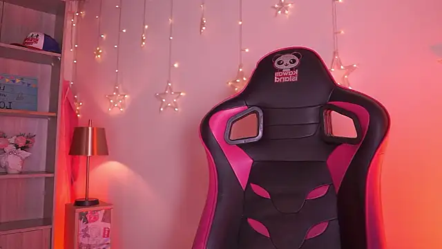 Lana Dreams  online show from March 2026 11:32:02 PM