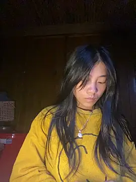 EmLy02 online show from October 2025 11:13:02 PM