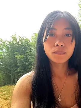 EmLy02 online show from October 2025 11:59:02 PM