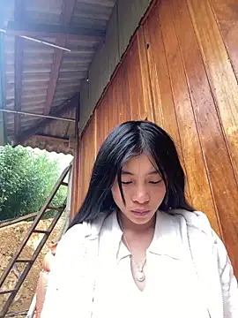 EmLy02 online show from November 2025 01:27:01 AM