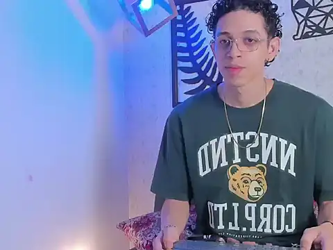Snapshot of nicolai_drake chatting on September 2025 03:30:02 AM nicolai drake online show from September 2025 03:30:02 AM