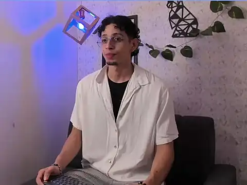 Snapshot of nicolai_drake chatting on October 2025 12:55:01 AM nicolai drake online show from October 2025 12:55:01 AM