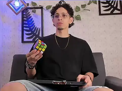 Snapshot of nicolai_drake chatting on October 2025 03:29:01 AM nicolai drake online show from October 2025 03:29:01 AM