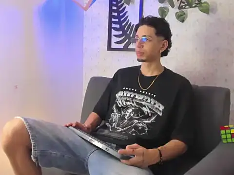 Snapshot of nicolai_drake chatting on October 2025 07:58:02 PM nicolai drake online show from October 2025 07:58:02 PM