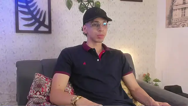 Snapshot of nicolai_drake chatting on November 2025 03:41:01 AM nicolai drake online show from November 2025 03:41:01 AM