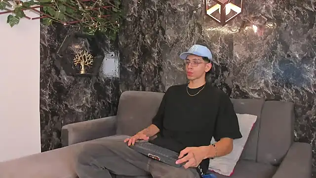 Snapshot of nicolai_drake chatting on November 2025 03:28:01 AM nicolai drake online show from November 2025 03:28:01 AM