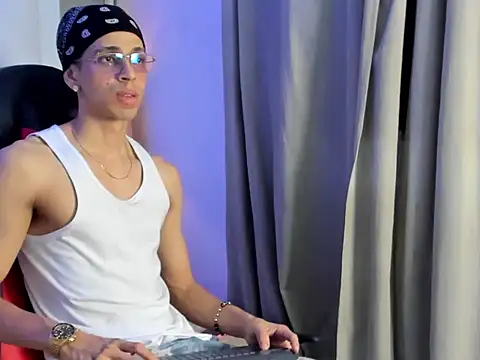 Snapshot of nicolai_drake chatting on November 2025 04:55:01 AM nicolai drake online show from November 2025 04:55:01 AM