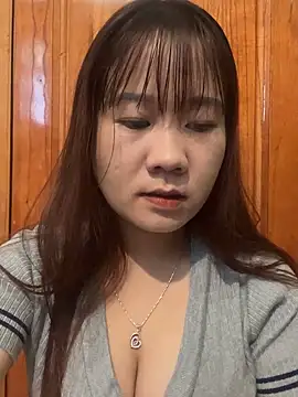 qinejr37 online show from October 2025 12:54:01 AM