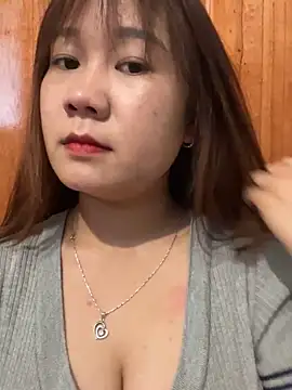 qinejr37 online show from December 2025 02:07:02 AM