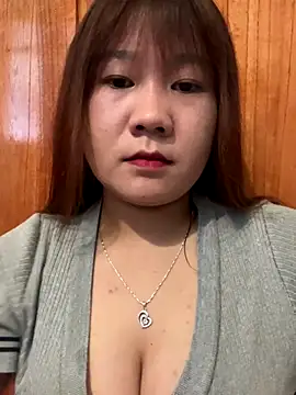 qinejr37 online show from December 2025 02:51:02 AM