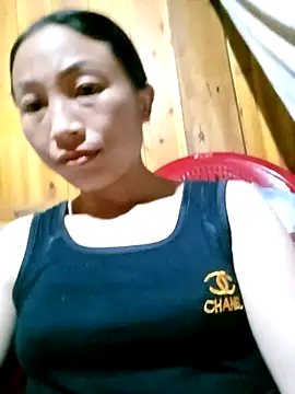 lucybaby00 online show from April 2026 11:45:02 AM