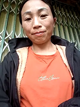 lucybaby00 online show from April 2026 10:32:02 AM