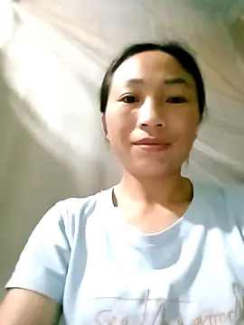 lucybaby00 online show from May 2026 10:37:01 PM