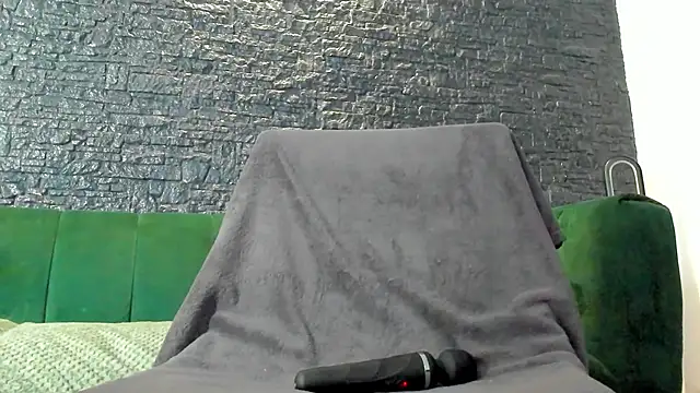 AnneSins online show from October 2025 07:00:01 PM