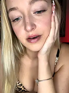 emilypeperoni online show from December 2025 10:33:01 AM