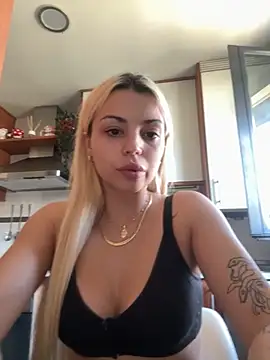 Snapshot of NoeliaGarcia17 chatting on October 2025 02:12:02 PM NoeliaGarcia17 online show from October 2025 02:12:02 PM