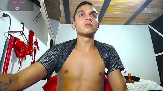 Snapshot of Angel_latinboy chatting on January 2025 01:27:01 AM Angel latinboy online show from January 2025 01:27:01 AM