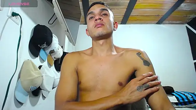 Snapshot of Angel_latinboy chatting on January 2025 02:50:02 AM Angel latinboy online show from January 2025 02:50:02 AM