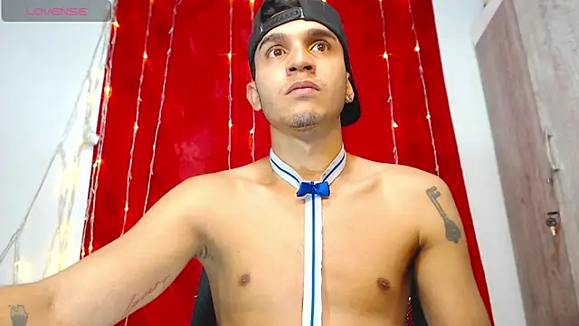 Snapshot of Angel_latinboy chatting on February 2026 01:39:02 PM Angel latinboy online show from February 2026 01:39:02 PM