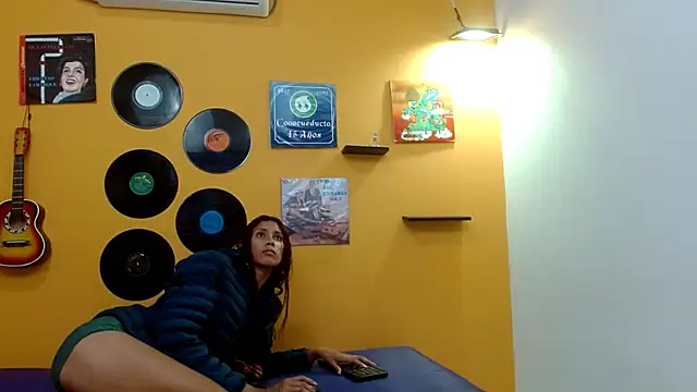 Snapshot of skinnyverus18 chatting on September 2025 07:03:01 PM skinnyverus18 online show from September 2025 07:03:01 PM