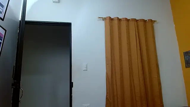 Snapshot of skinnyverus18 chatting on September 2025 07:04:01 PM skinnyverus18 online show from September 2025 07:04:01 PM