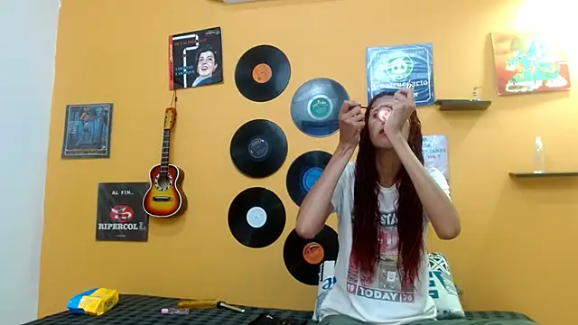 Snapshot of skinnyverus18 chatting on September 2025 07:08:02 PM skinnyverus18 online show from September 2025 07:08:02 PM