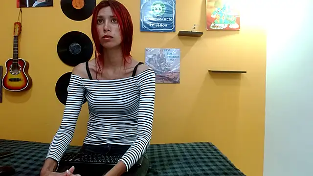 Snapshot of skinnyverus18 chatting on October 2025 12:47:01 PM skinnyverus18 online show from October 2025 12:47:01 PM