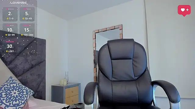 SaraWagner  online show from October 2025 12:10:01 AM