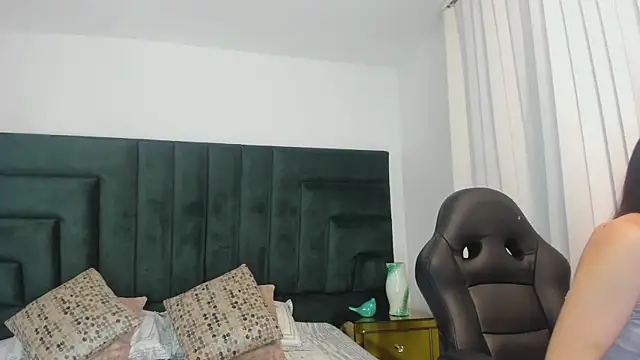 SaraWagner  online show from October 2025 12:14:01 AM