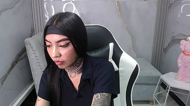 Ashley Blum v online show from October 2025 08:07:02 PM