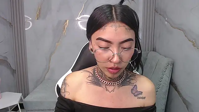 Ashley Blum v online show from October 2025 08:10:01 PM